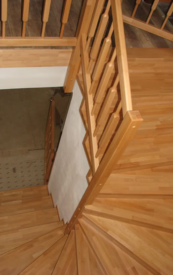 Dřevěné obložení betonových schodišť 03