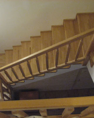 Dřevěné obložení betonových schodišť 27